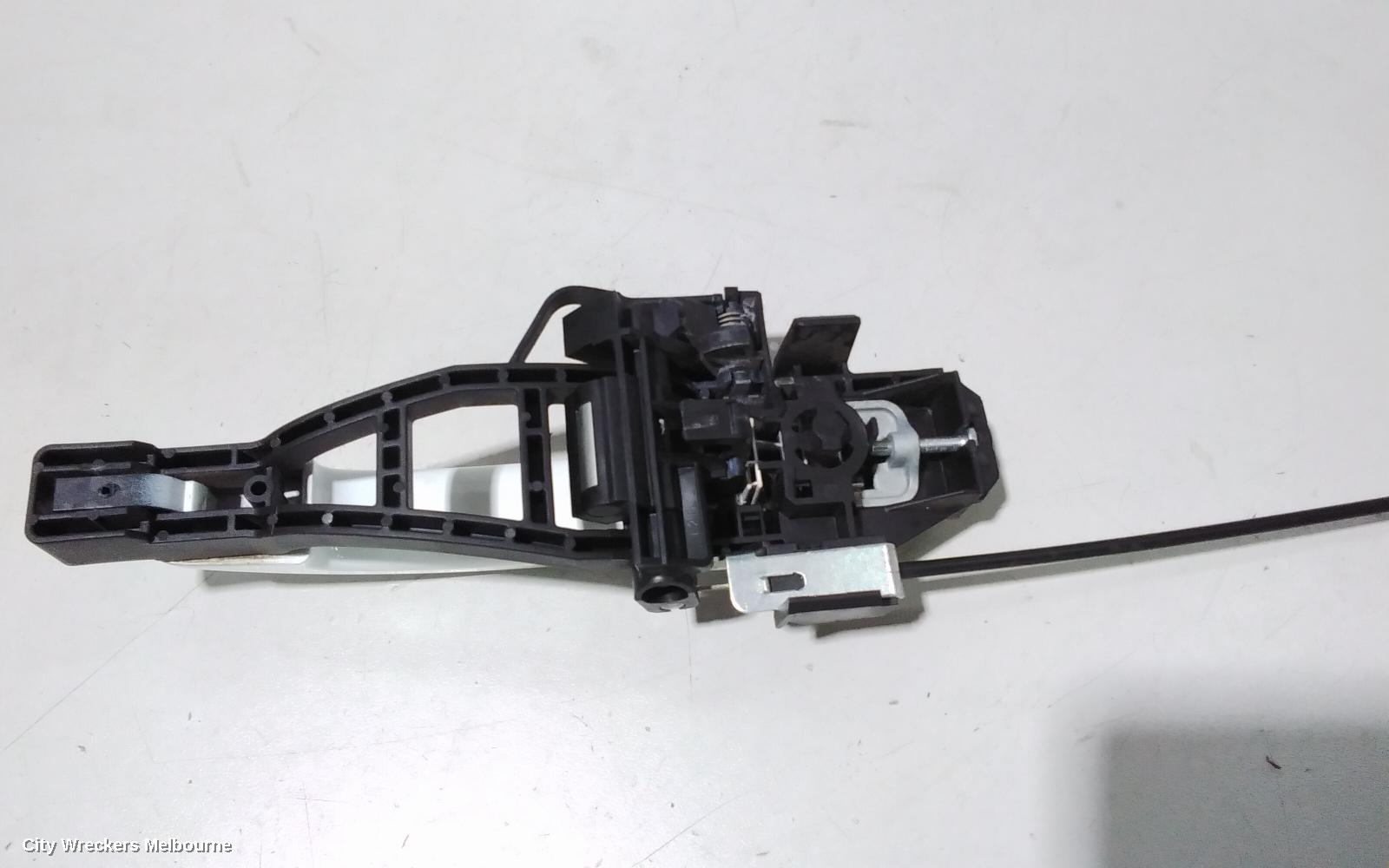 FORD KUGA DOOR HANDLE, OUTER, RH FRONT/LH FRONT, NON PUSH BUTTON START TYPE, TF, 11/2012 - 09/2016