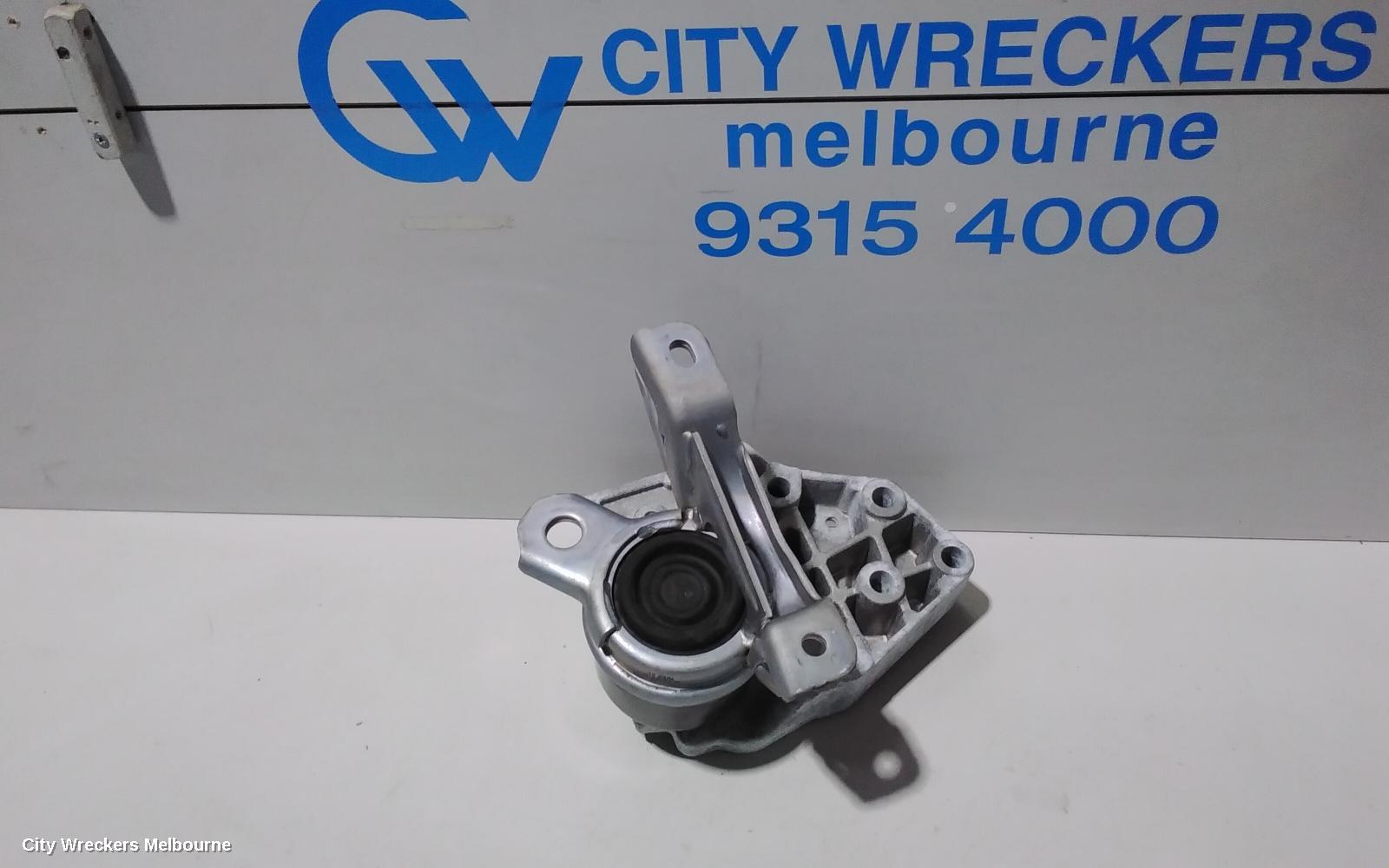 LAND ROVER DISCOVERY SPORT MOUNT, ENGINE MOUNT, DIESEL, 2.0, TURBO, L550, 07/2016 - 06/2019