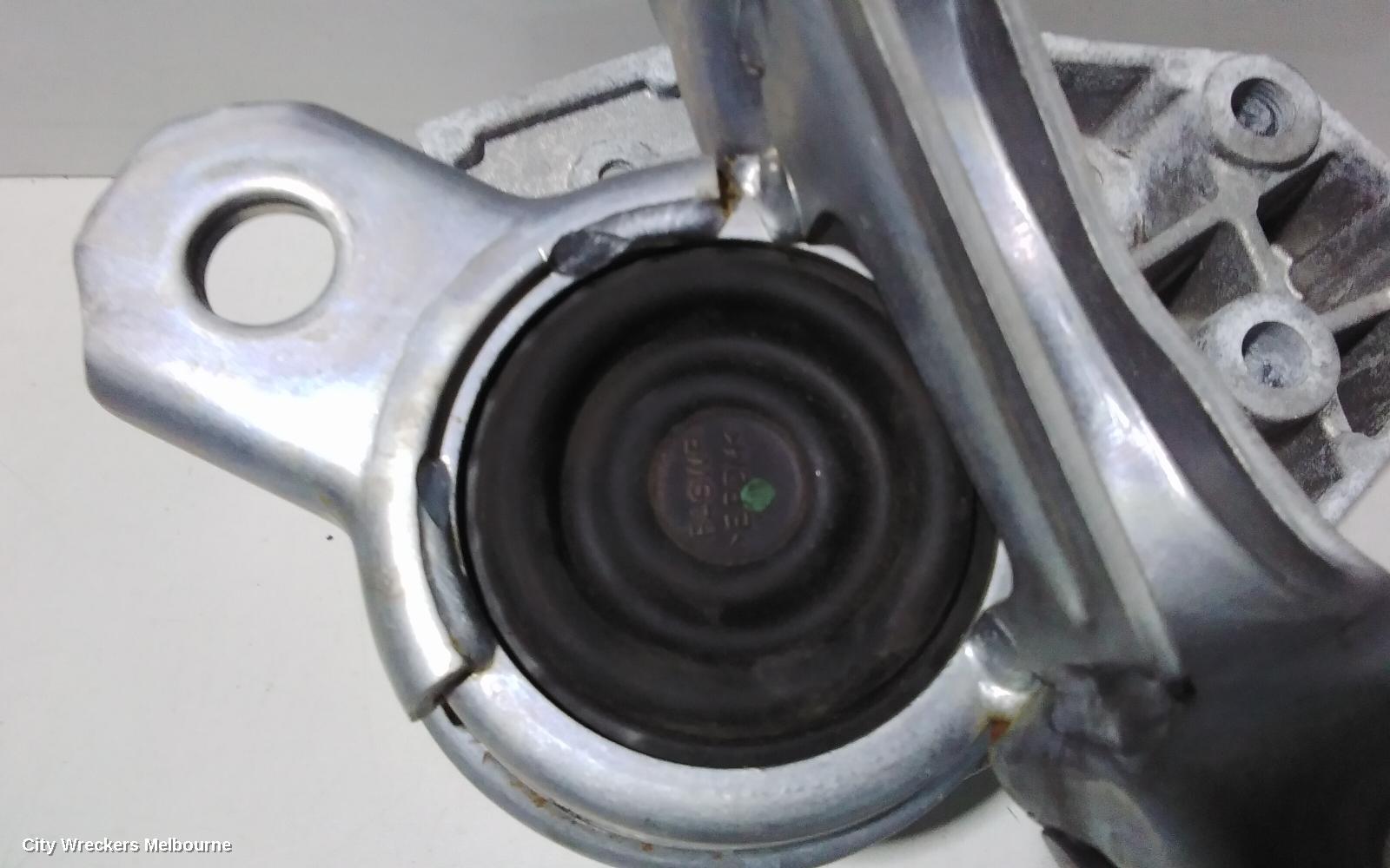 LAND ROVER DISCOVERY SPORT MOUNT, ENGINE MOUNT, DIESEL, 2.0, TURBO, L550, 07/2016 - 06/2019