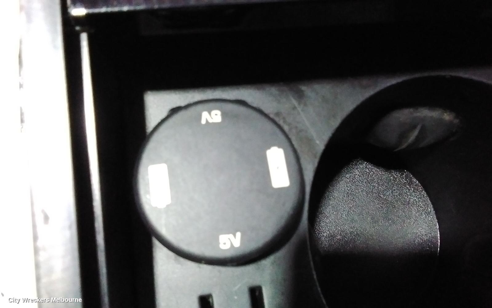 LAND ROVER DISCOVERY SPORT, L550, 01/2015 ONWARDS, CUP HOLDER: 82765