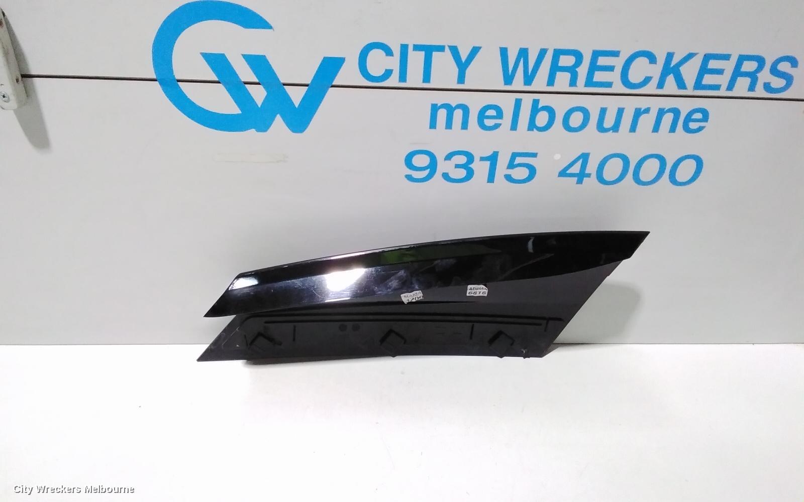LAND ROVER DISCOVERY SPORT, L550, 01/2015 ONWARDS, RHR CORNER OUTER TRIM : 82767