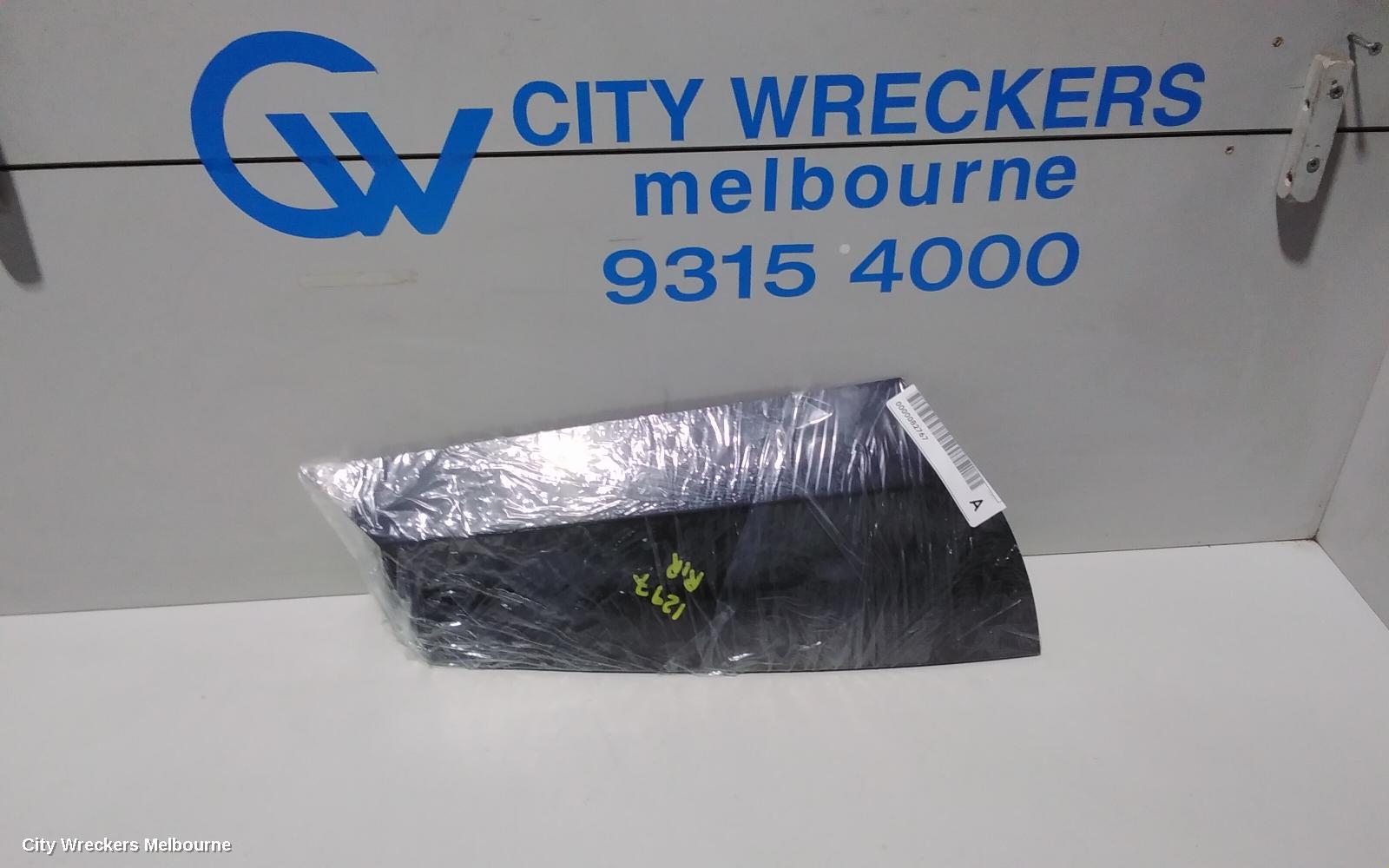 LAND ROVER DISCOVERY SPORT, L550, 01/2015 ONWARDS, RHR CORNER OUTER TRIM : 82767