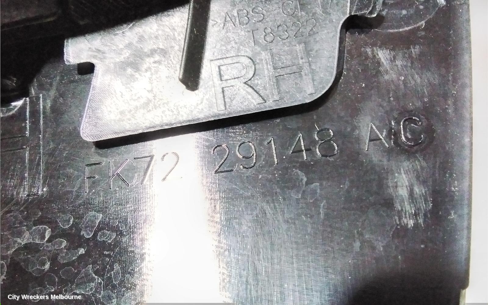 LAND ROVER DISCOVERY SPORT, L550, 01/2015 ONWARDS, RHR CORNER OUTER TRIM : 82767