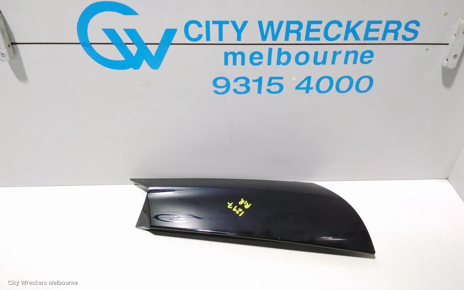 LAND ROVER DISCOVERY SPORT, L550, 01/2015 ONWARDS, RHR CORNER OUTER TRIM : 82767