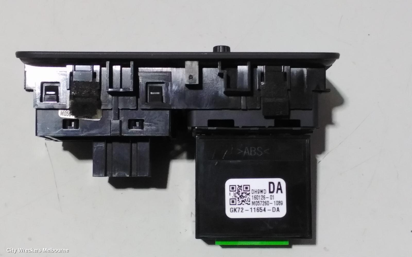 LAND ROVER DISCOVERY SPORT, L550, 01/2015 ONWARDS, GK72-11654-DA   TAILGATE TRUNK RELEASE SWITCH : 82768