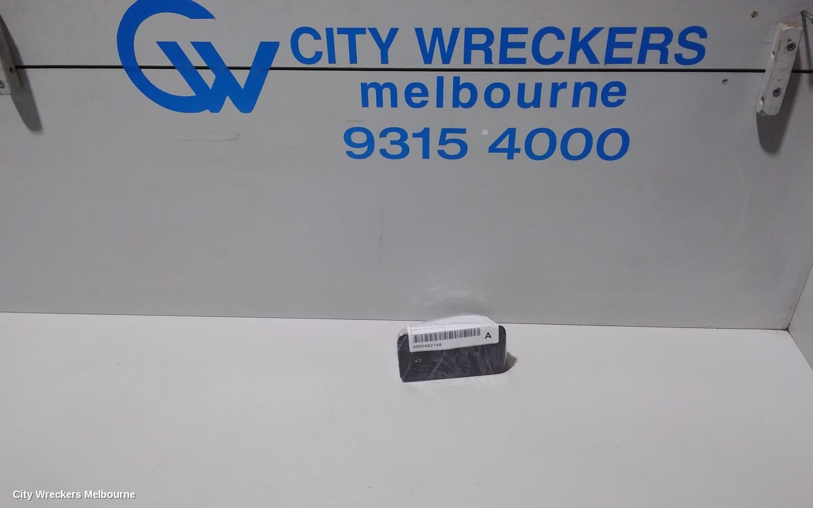 LAND ROVER DISCOVERY SPORT, L550, 01/2015 ONWARDS, GK72-11654-DA   TAILGATE TRUNK RELEASE SWITCH : 82768