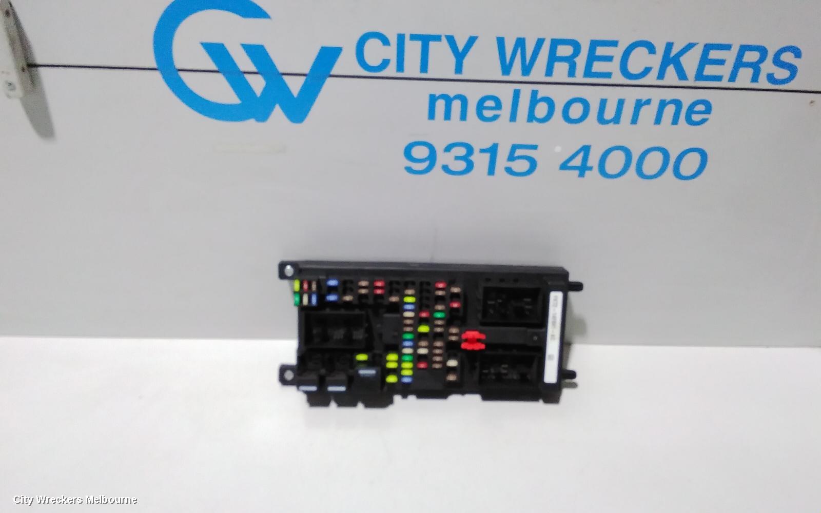 LAND ROVER DISCOVERY SPORT FUSE BOX, UNDER DASH, L550, 01/2015 ONWARDS