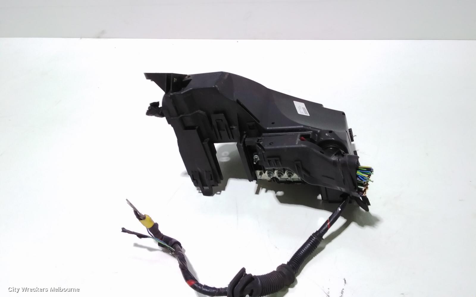 LAND ROVER DISCOVERY SPORT FUSE BOX, ENGINE BAY, DIESEL, L550, 01/2015 ONWARDS
