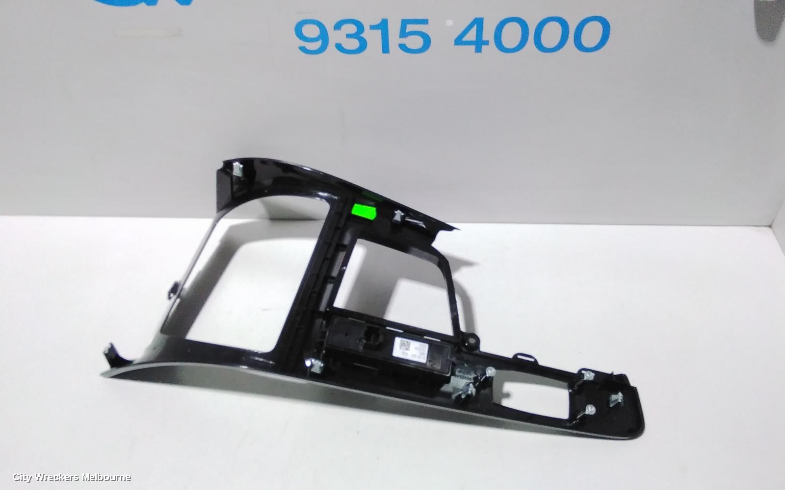 BMW X1, F48, 08/2015 - 06/2022, GEAR SUROUND: 82787