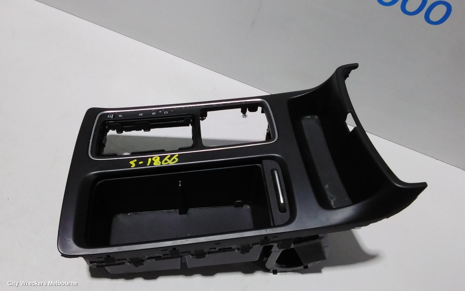 KIA SORENTO, UM, 03/2015 - 02/2020, GEAR SUROUND: 82794