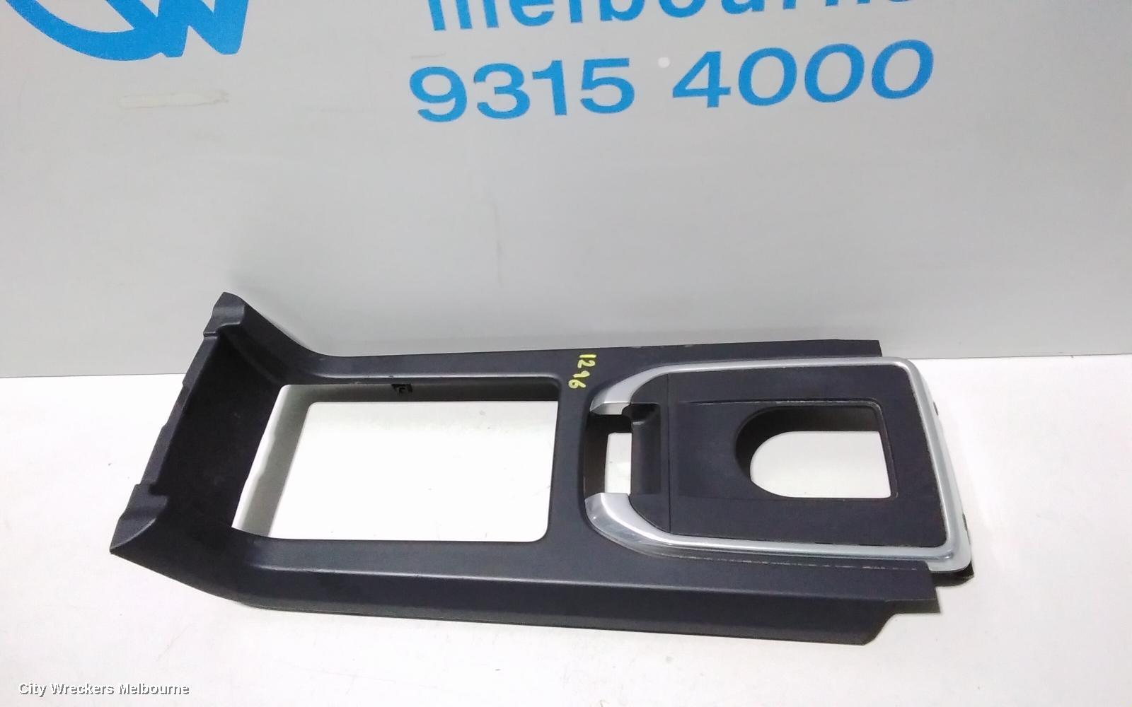 LAND ROVER DISCOVERY SPORT, L550, 01/2015 ONWARDS, GEAR SHIFTER SUROUND: 82803