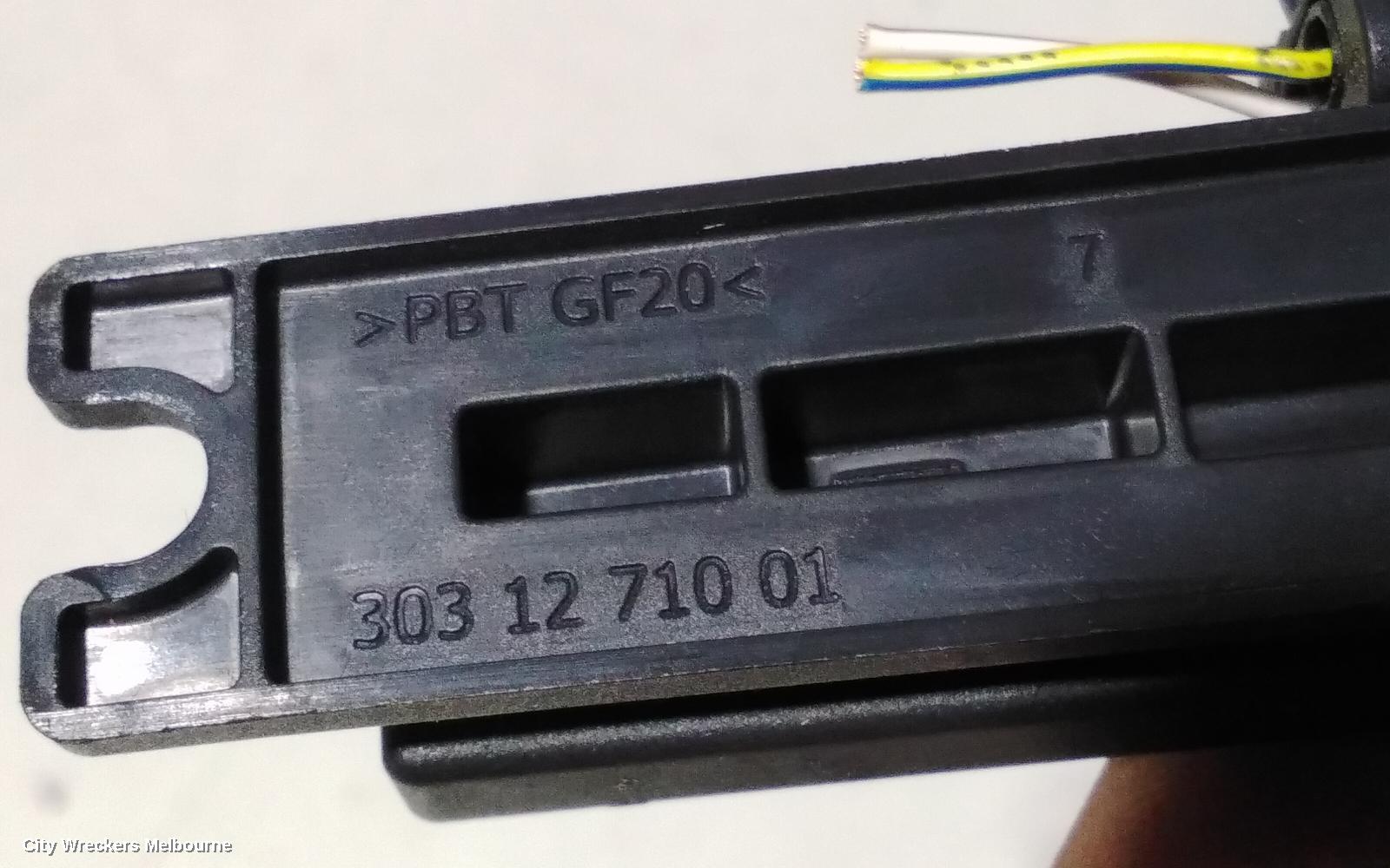 LAND ROVER DISCOVERY SPORT, L550, 01/2015 ONWARDS, AH42-15K603-AA  KEYLESS ENTRY ANTENNA IN THE CONSOL: 82812