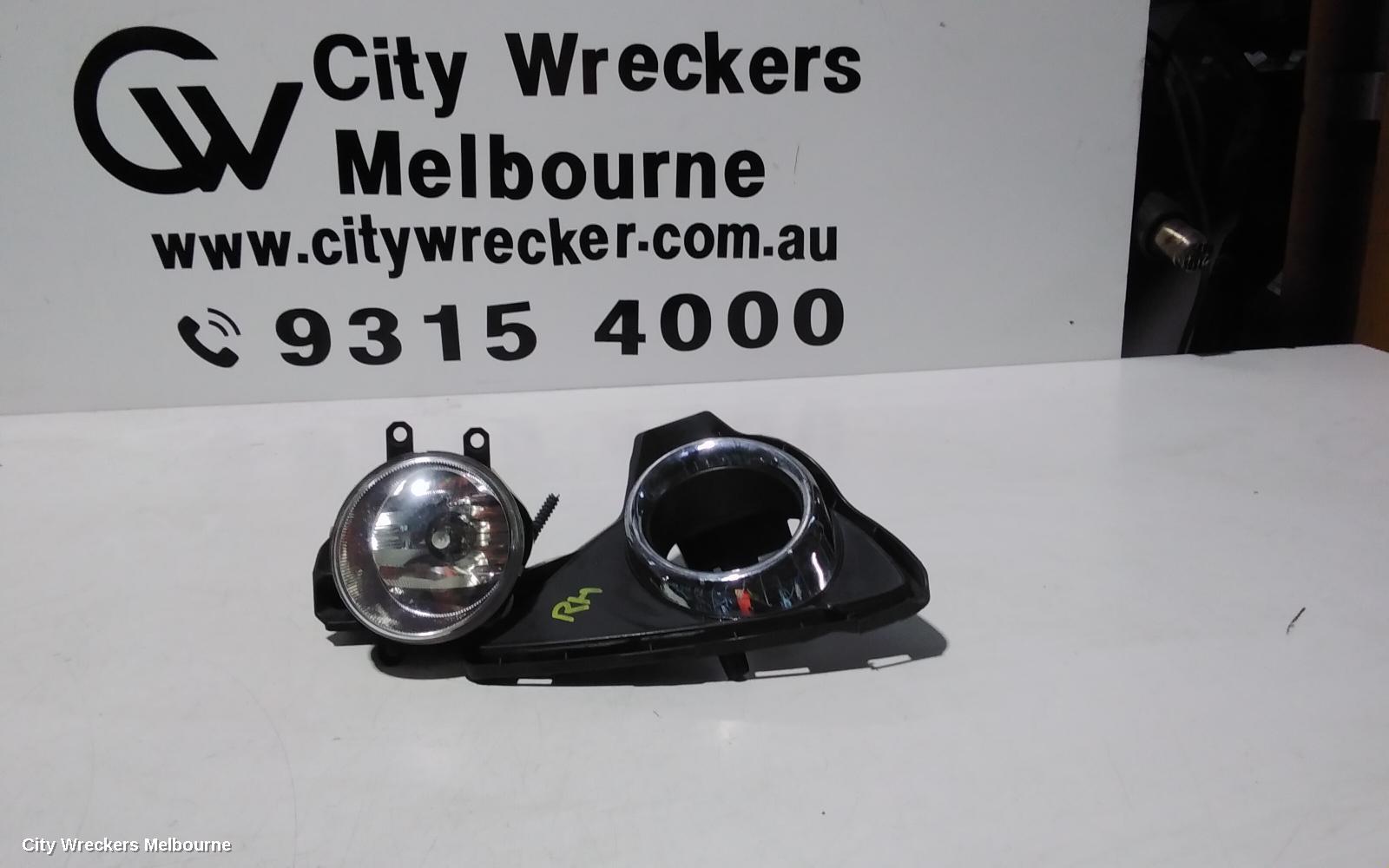 TOYOTA COROLLA RIGHT INDICATOR/FOG/SIDE, BUMPER FOGLAMP, ZRE182R, HATCH, 10/2012 - 03/2015