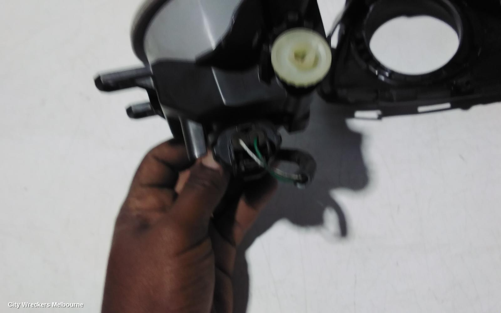 TOYOTA COROLLA RIGHT INDICATOR/FOG/SIDE, BUMPER FOGLAMP, ZRE182R, HATCH, 10/2012 - 03/2015