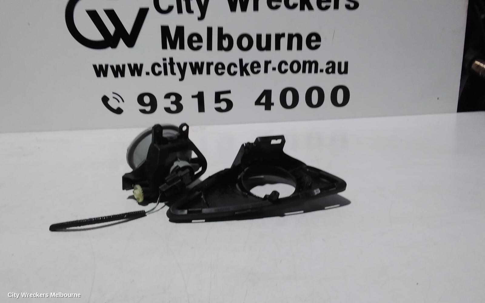 TOYOTA COROLLA LEFT INDICATOR/FOG/SIDE, BUMPER FOGLAMP, ZRE182R, HATCH, 10/2012 - 03/2015