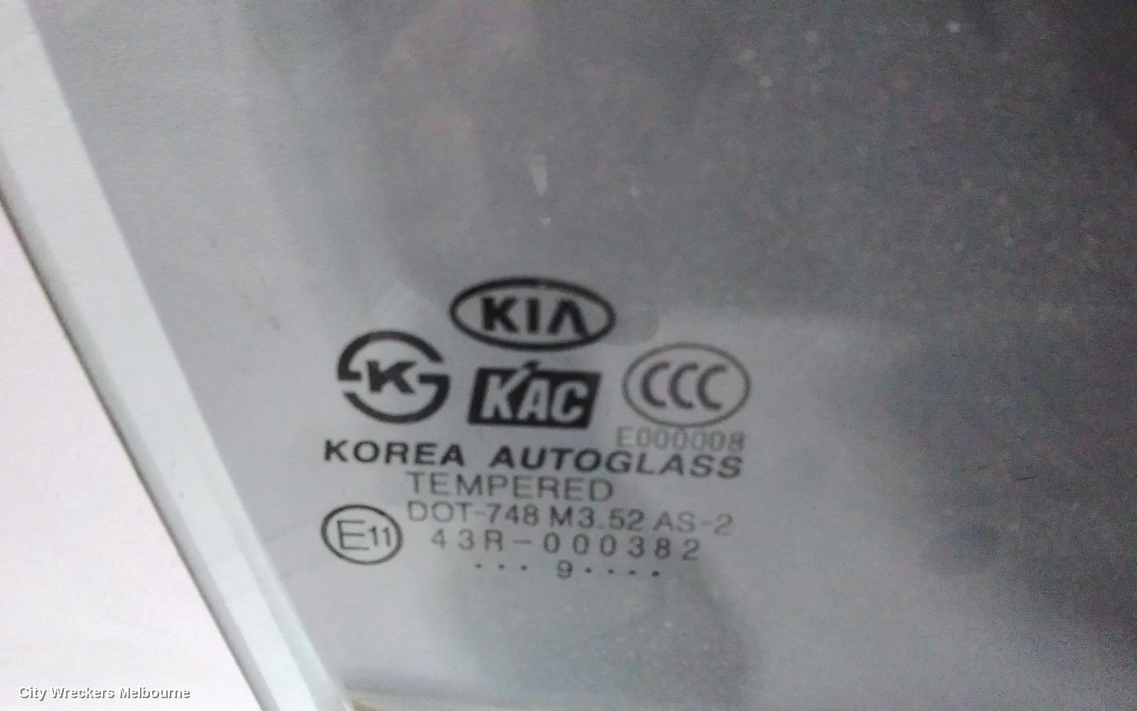KIA SPORTAGE RIGHT FRONT DOOR WINDOW, KM, 05/2005 - 06/2010
