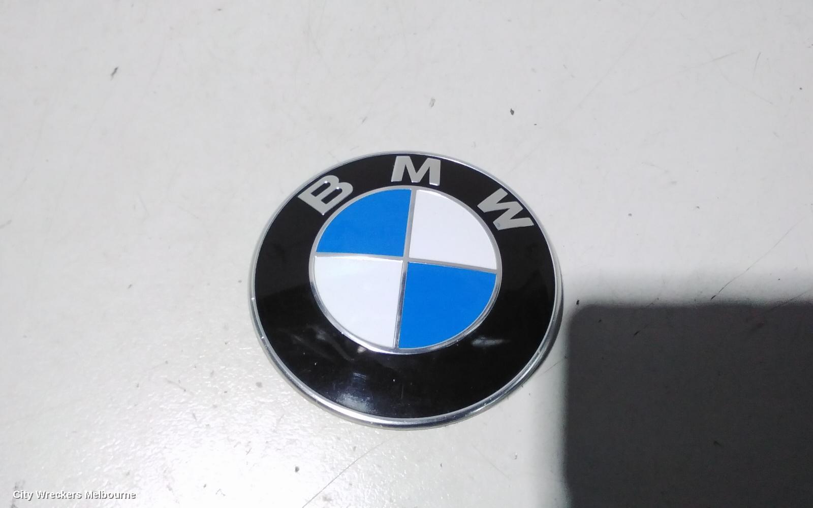 BMW 5 SERIES, E60 10/2003 - 04/2010, BONNET BMW EMBLEM: 82922