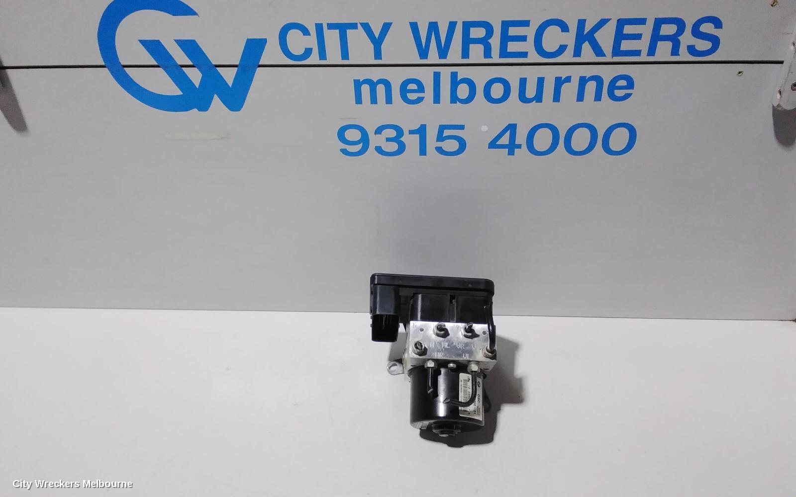 BMW 3 SERIES ABS PUMP/MODULATOR, E90, SEDAN, ON MODULE P/N 34512460468, 03/2005 - 01/2012
