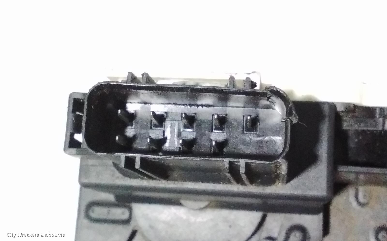 FORD ESCAPE DOOR/BOOT/GATE LOCK, LEFT FRONT DOOR LOCK, ZC-ZD, 04/2006 - 01/2012