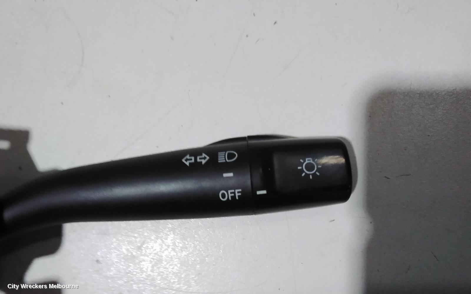 TOYOTA HIACE COMBINATION SWITCH, FLASHER SWITCH, TRH/KDH, 03/2005 - 01/2014