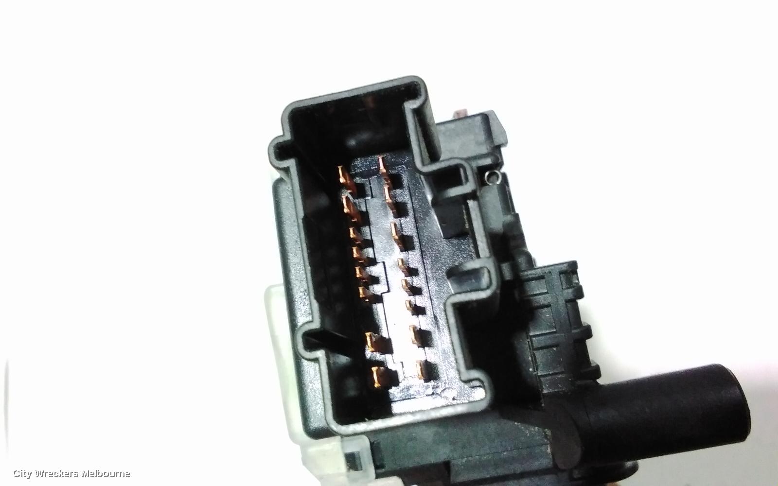 TOYOTA HIACE COMBINATION SWITCH, FLASHER SWITCH, TRH/KDH, 03/2005 - 01/2014