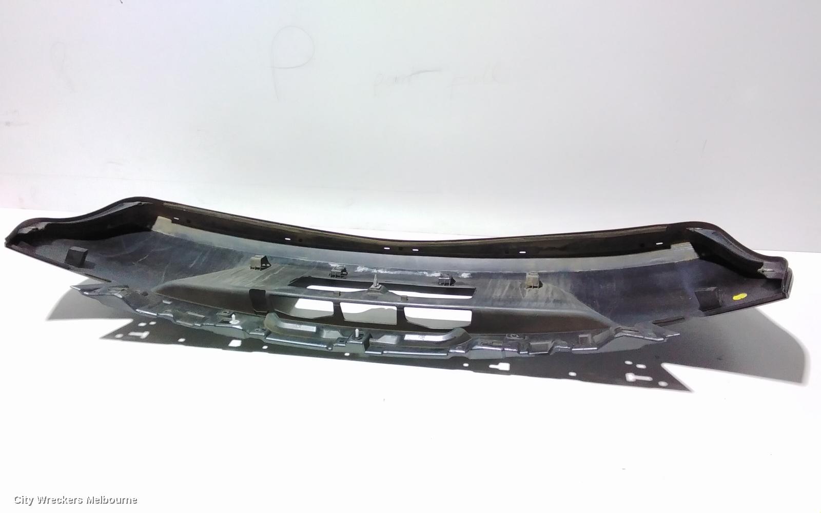 HONDA CIVIC REAR GARNISH, BOOTLID GARNISH (CENTRE), 9TH GEN, SEDAN, NON HYBRID, 02/2012 - 04/2016