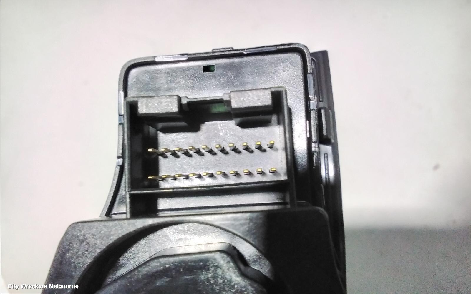 HYUNDAI I40 COMBINATION SWITCH, HEADLAMP SWITCH, VF, 09/2011 - 05/2015