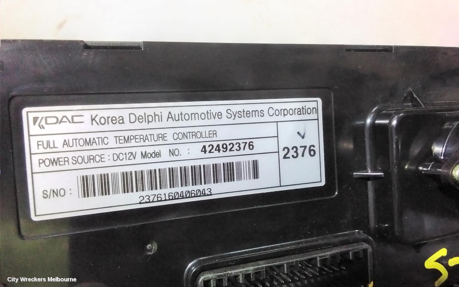 HOLDEN CAPTIVA HEATER/AC CONTROLS, DUAL ZONE CLIMATE CONTROL TYPE, W/ PARK ASSIST BUTTON TYPE, CG, 01/2014 - 06/2018