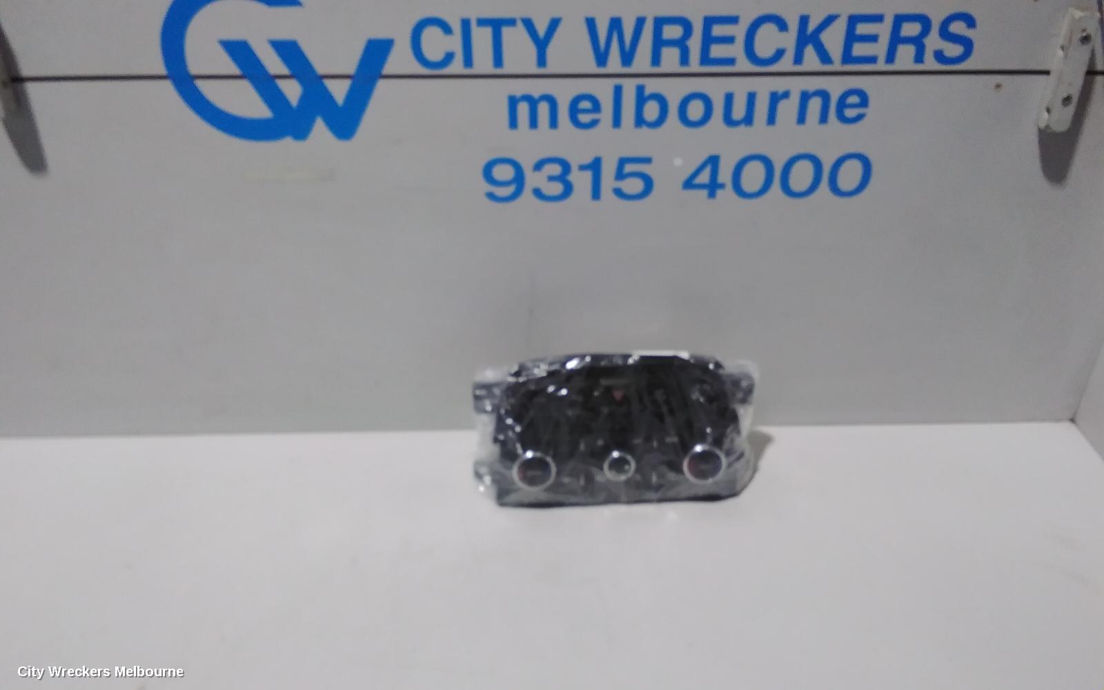 HOLDEN CAPTIVA HEATER/AC CONTROLS, DUAL ZONE CLIMATE CONTROL TYPE, W/ PARK ASSIST BUTTON TYPE, CG, 01/2014 - 06/2018