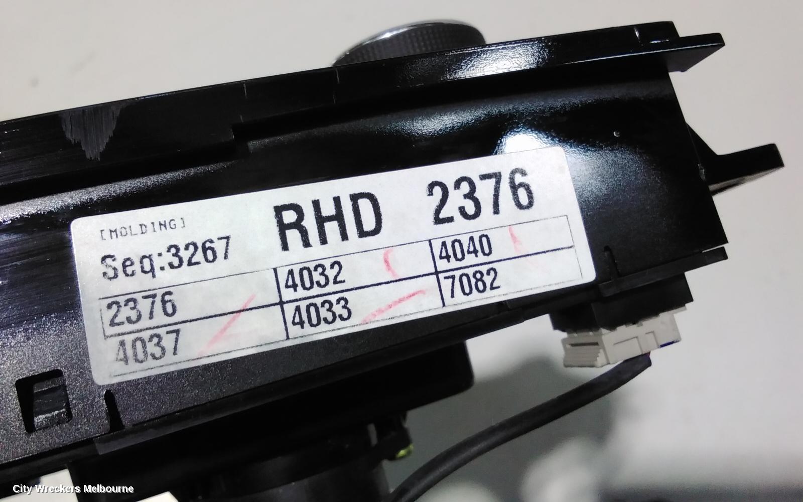 HOLDEN CAPTIVA HEATER/AC CONTROLS, DUAL ZONE CLIMATE CONTROL TYPE, W/ PARK ASSIST BUTTON TYPE, CG, 01/2014 - 06/2018