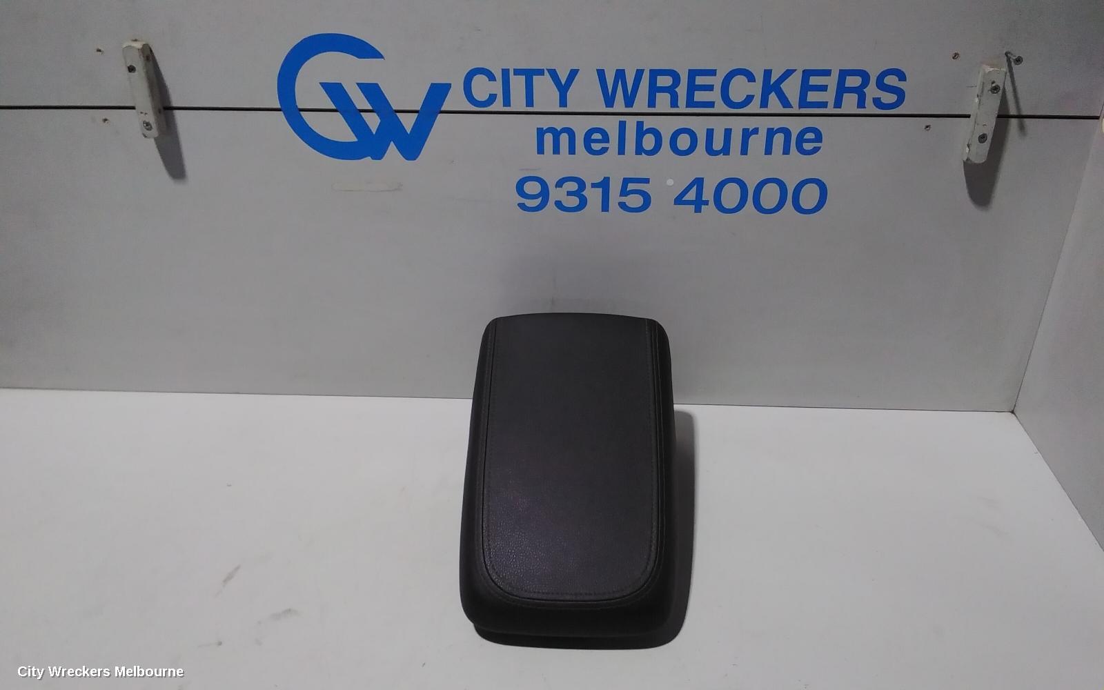 HOLDEN CAPTIVA CONSOLE, CG, LEATHER, BLACK, 01/2011 - 06/2018