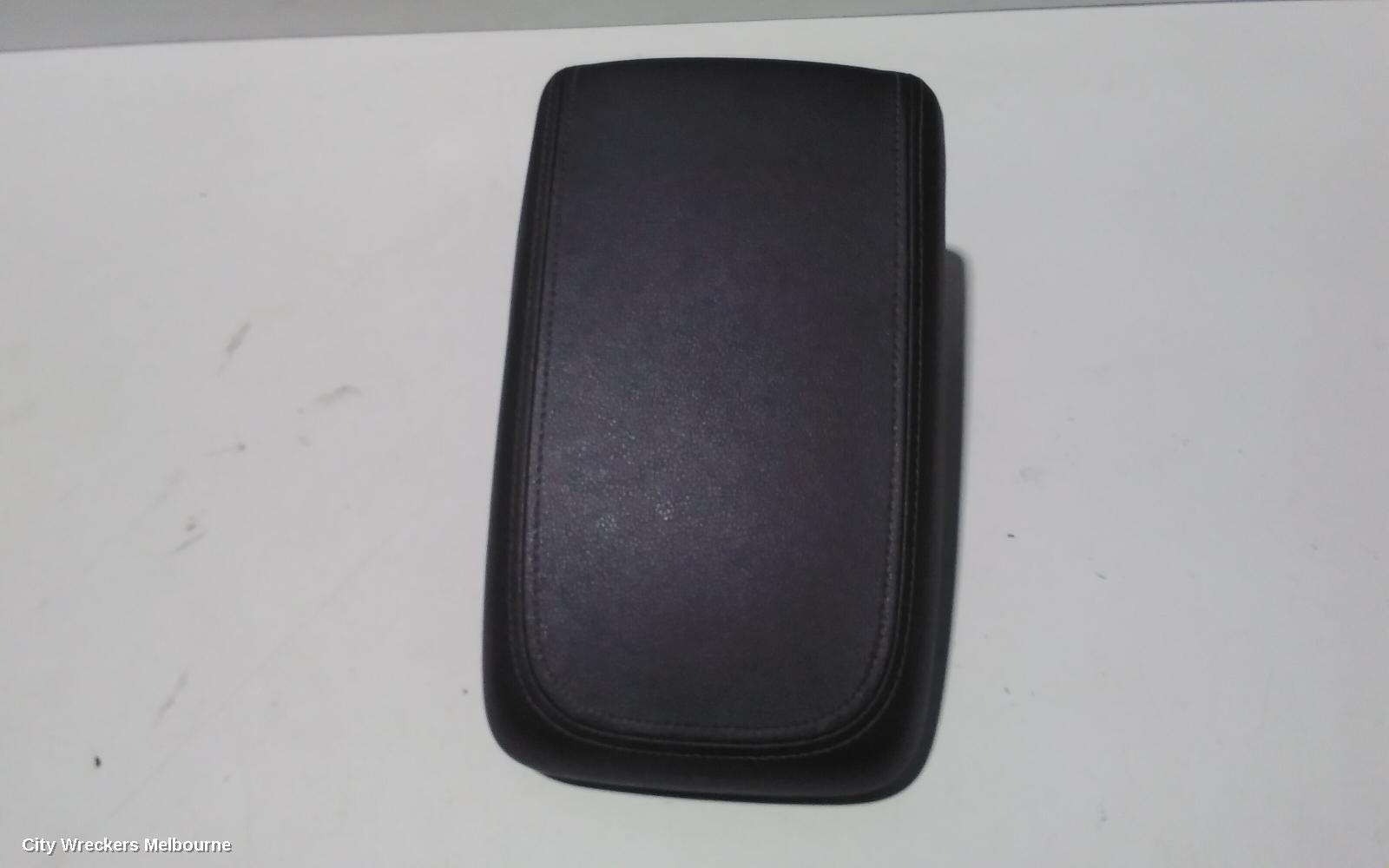 HOLDEN CAPTIVA CONSOLE, CG, LEATHER, BLACK, 01/2011 - 06/2018