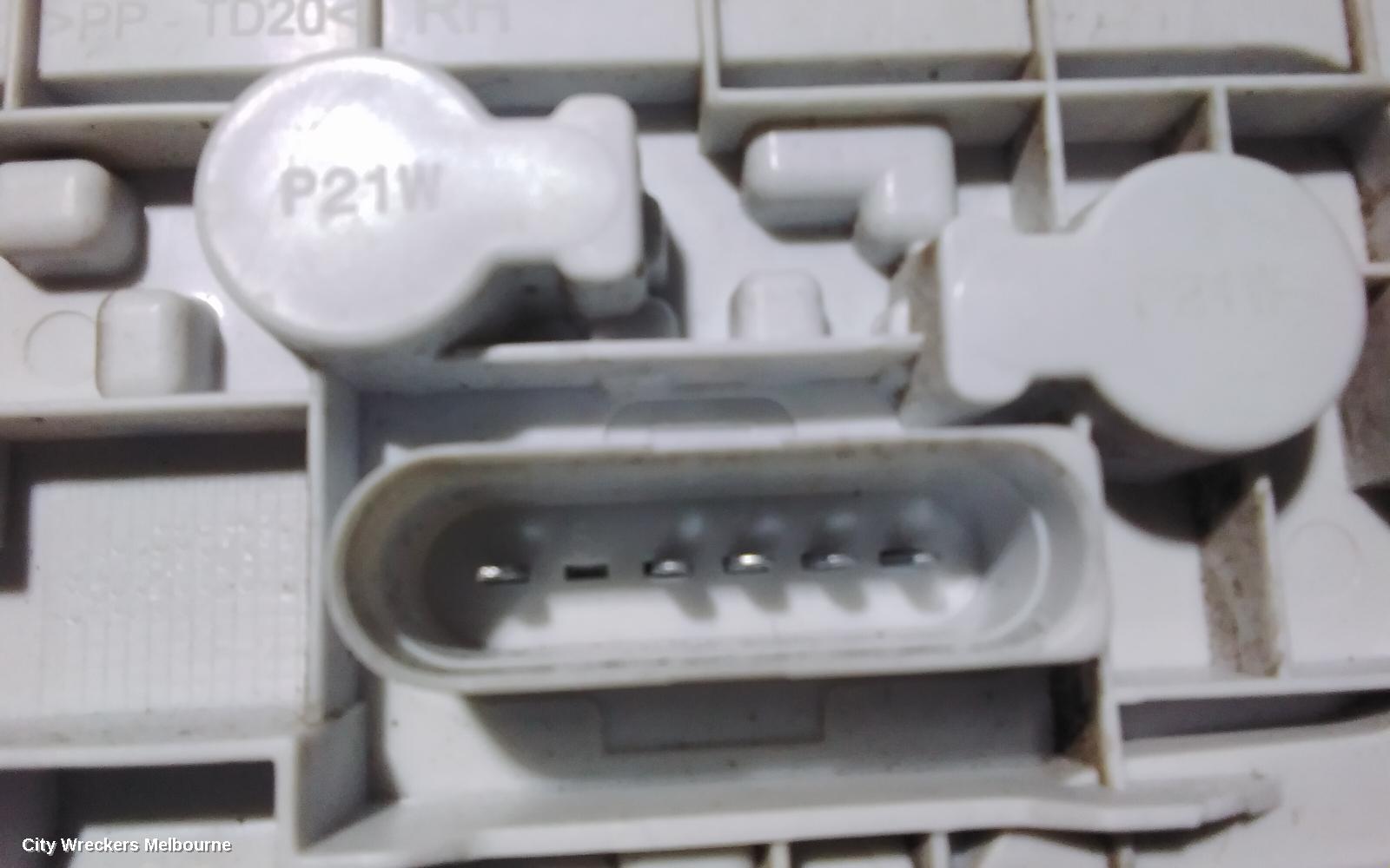 VOLKSWAGEN CADDY RIGHT TAILLIGHT, 2KN, BARN DOOR TYPE, 07/2015 - 02/2021