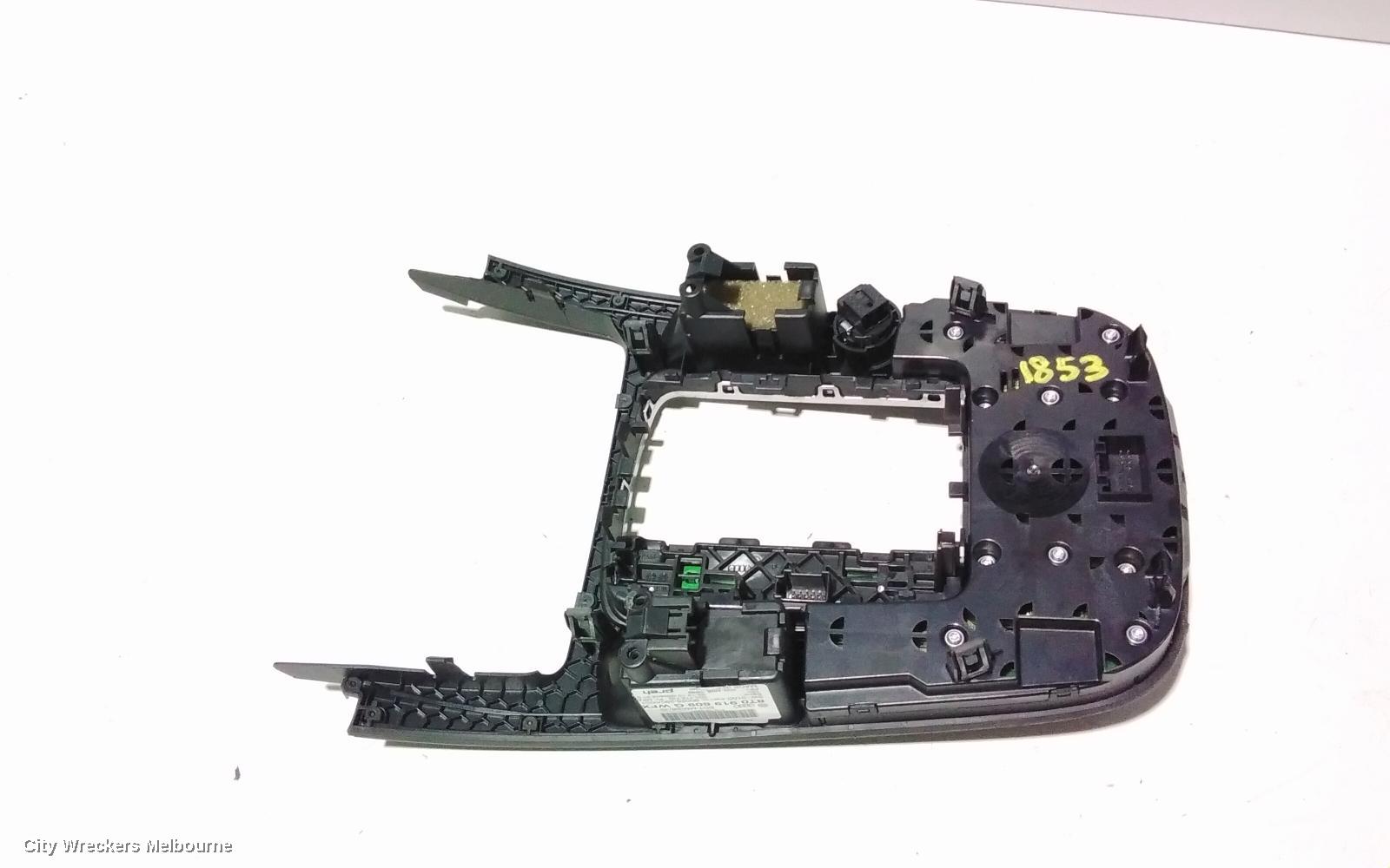 AUDI Q5 RADIO/CD/DVD/SAT/TV, RADIO/MULTIMEDIA CONTROL UNIT, 8R, W/ ACTIVE SPEAKER TYPE (P/N 4G0035056), 05/2010 - 11/2011