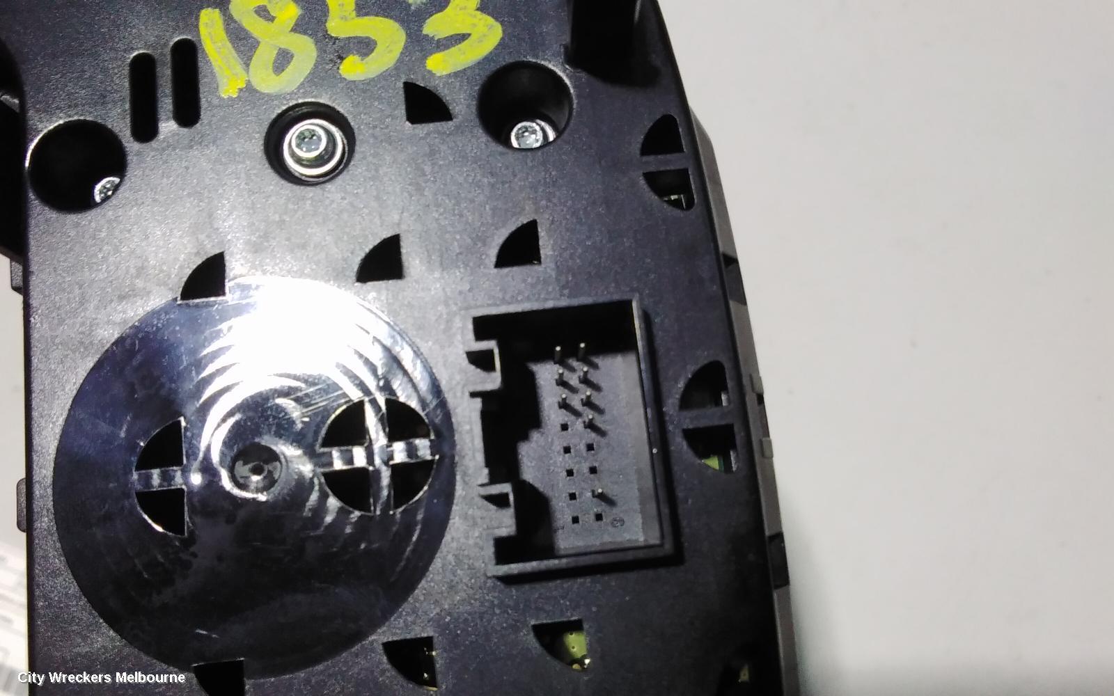 AUDI Q5 RADIO/CD/DVD/SAT/TV, RADIO/MULTIMEDIA CONTROL UNIT, 8R, W/ ACTIVE SPEAKER TYPE (P/N 4G0035056), 05/2010 - 11/2011