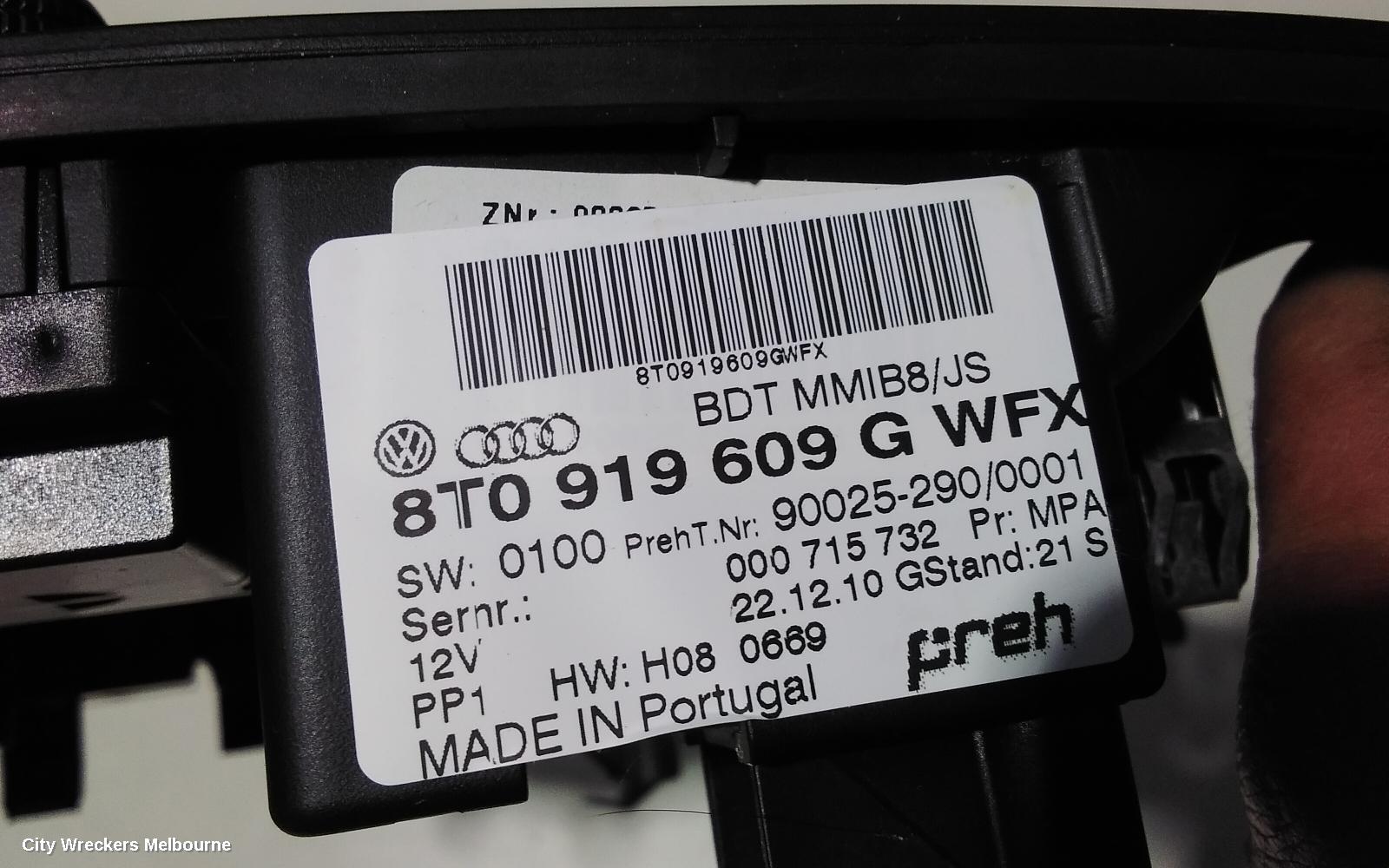 AUDI Q5 RADIO/CD/DVD/SAT/TV, RADIO/MULTIMEDIA CONTROL UNIT, 8R, W/ ACTIVE SPEAKER TYPE (P/N 4G0035056), 05/2010 - 11/2011