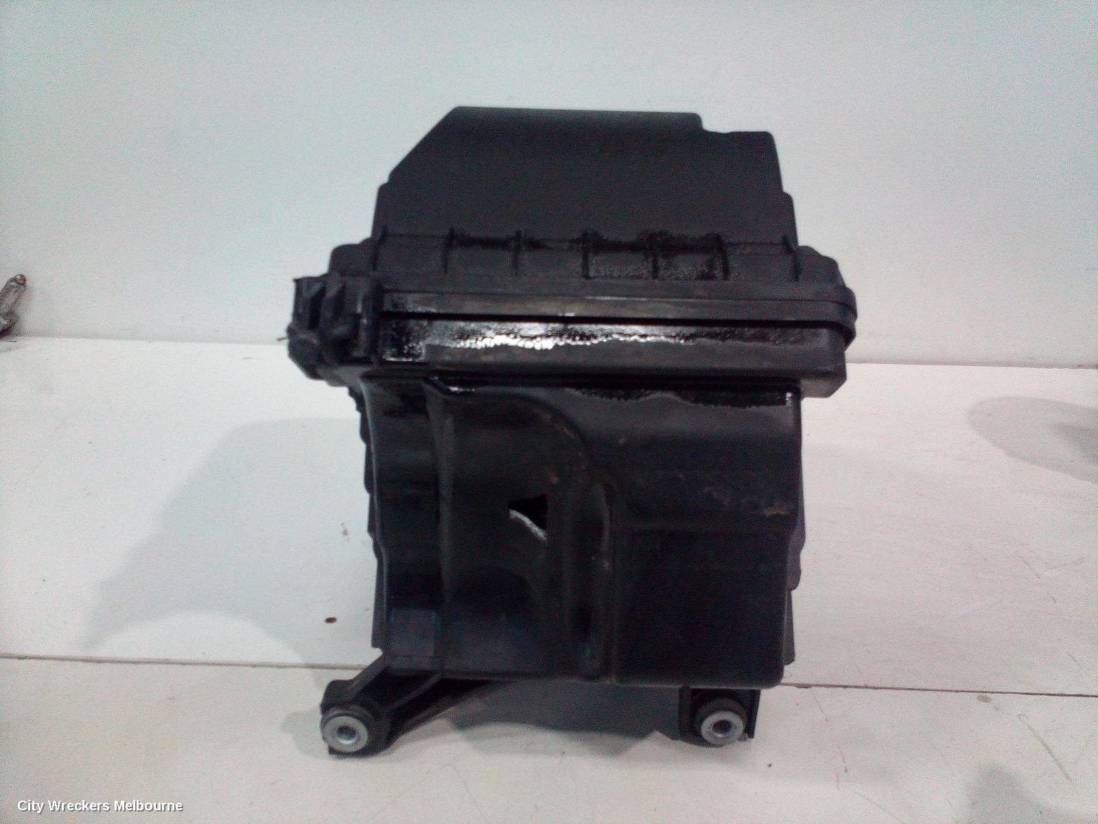 KIA SORENTO AIR CLEANER/BOX, AIR CLEANER, UM, 3.5, PETROL, 08/2017 - 01/2020