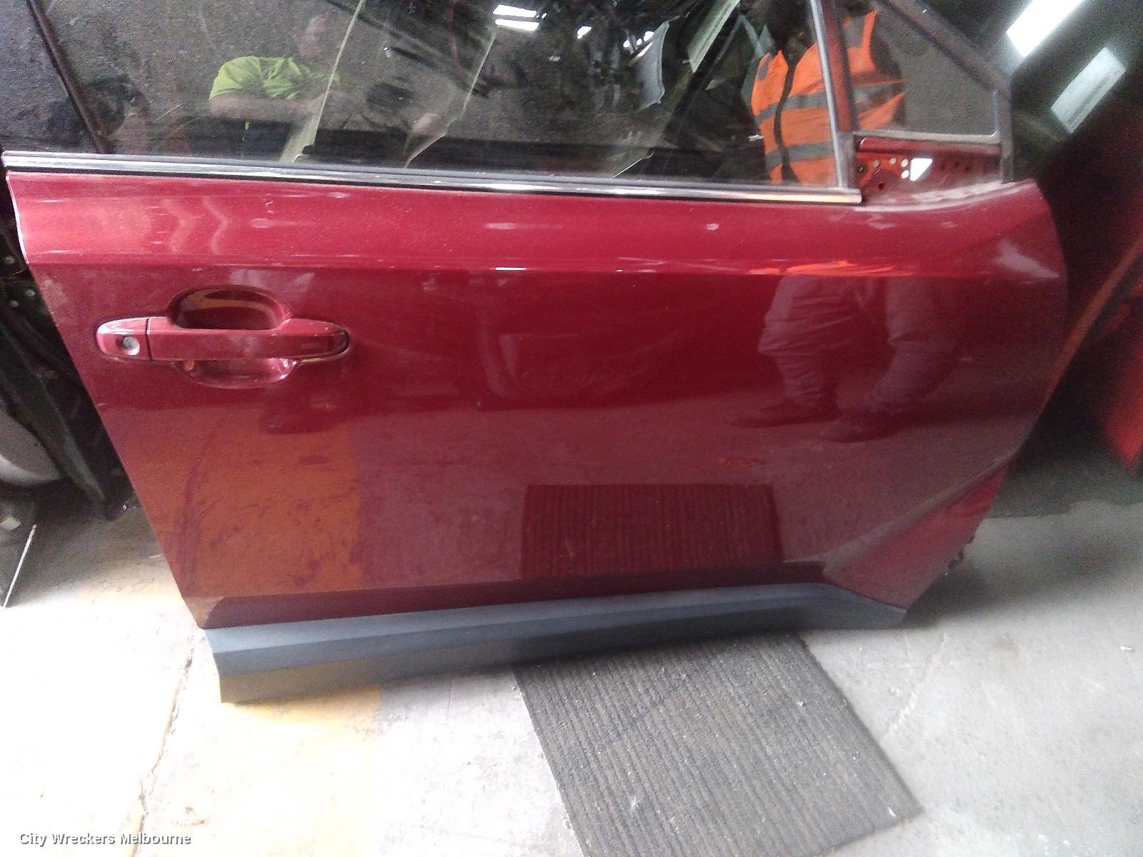TOYOTA C-HR RIGHT FRONT DOOR, GEN 1, 12/2016 - 09/2023