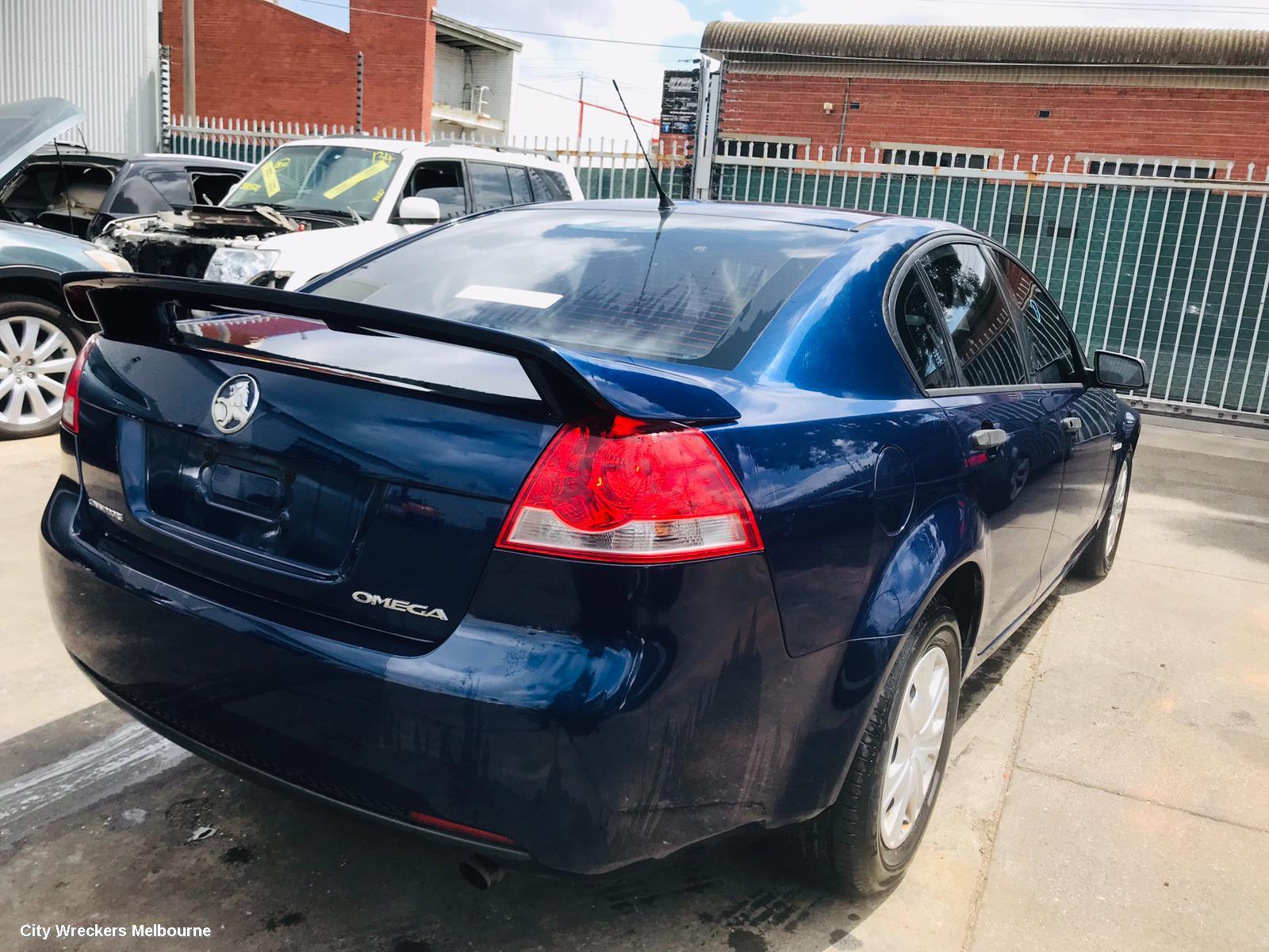 HOLDEN COMMODORE BOOTLID/TAILGATE, BOOTLID, VE, CALAIS, HIGH MOUNT SPOILERED, NON CHROME HANDLE TYPE, 08/2006 - 08/2010