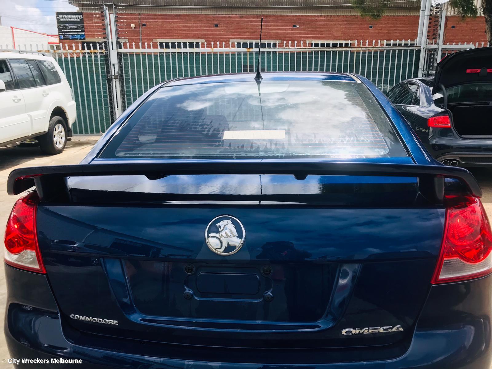 HOLDEN COMMODORE BOOTLID/TAILGATE, BOOTLID, VE, CALAIS, HIGH MOUNT SPOILERED, NON CHROME HANDLE TYPE, 08/2006 - 08/2010