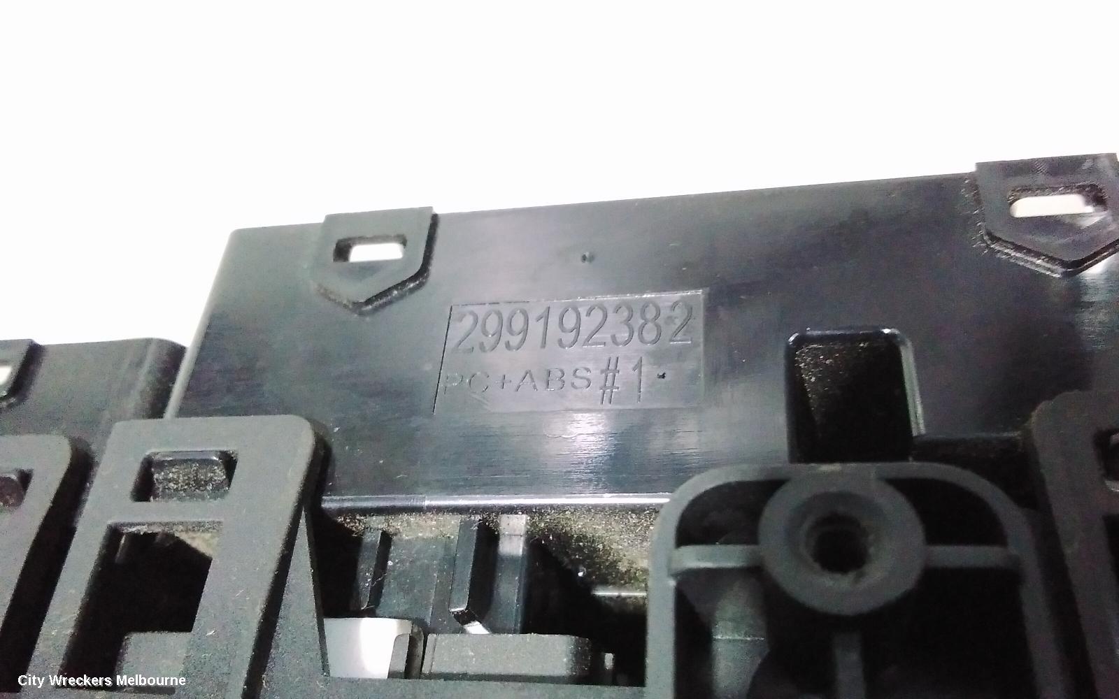 HYUNDAI VELOSTER PWR DR WIND SWITCH, RH FRONT (MASTER SWITCH), JS, 06/2019 - 07/2021