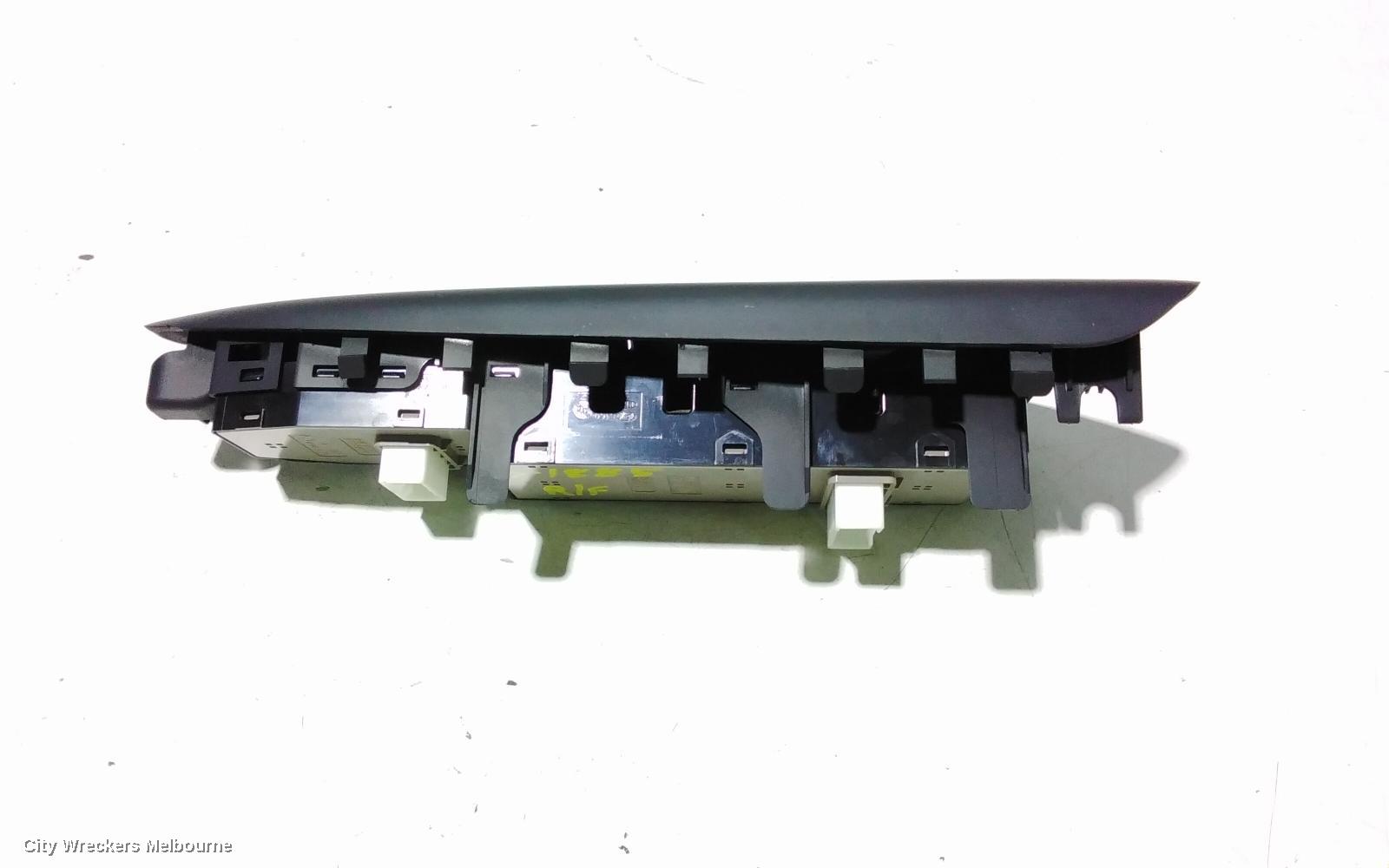 HYUNDAI VELOSTER PWR DR WIND SWITCH, RH FRONT (MASTER SWITCH), JS, 06/2019 - 07/2021