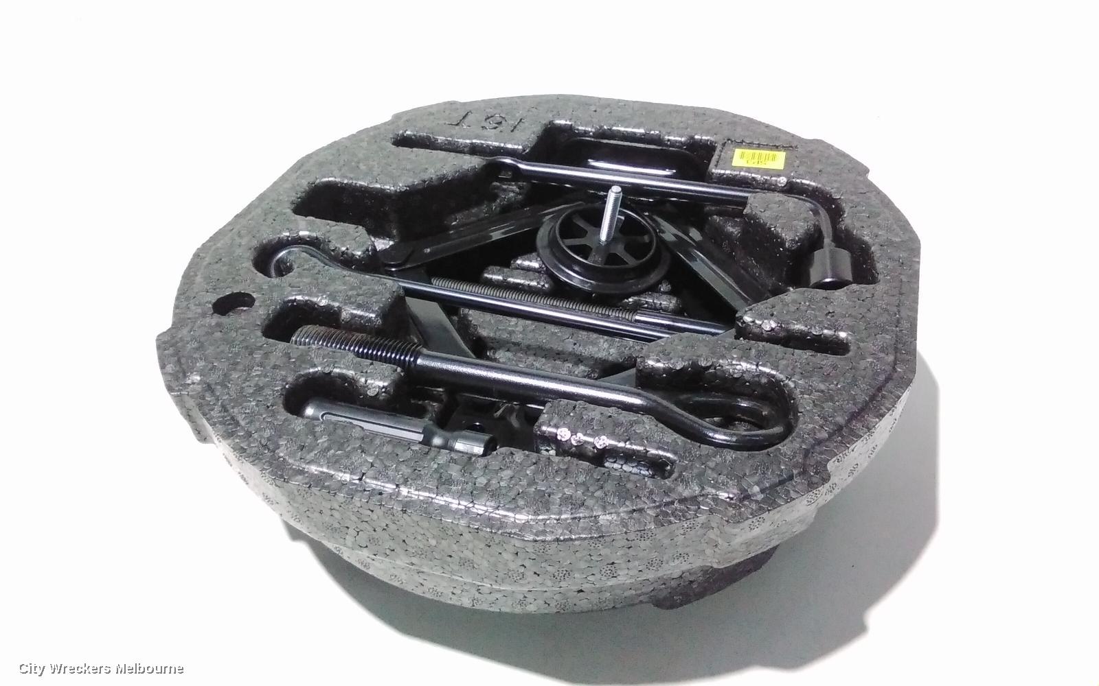 HYUNDAI VELOSTER JACK/TOOL KIT, JS, 09/2019 - 07/2021