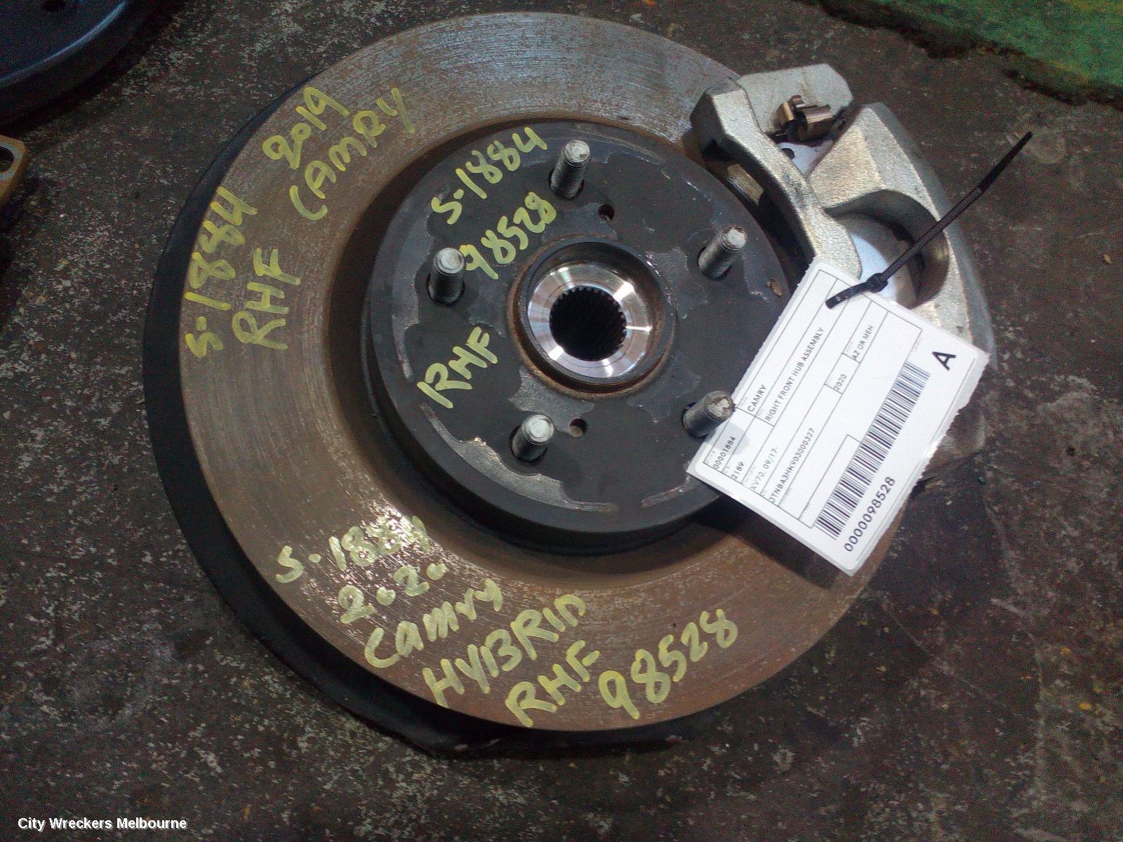 TOYOTA CAMRY RIGHT FRONT HUB ASSEMBLY, XV70, HYBRID TYPE, 09/2017 ONWARDS