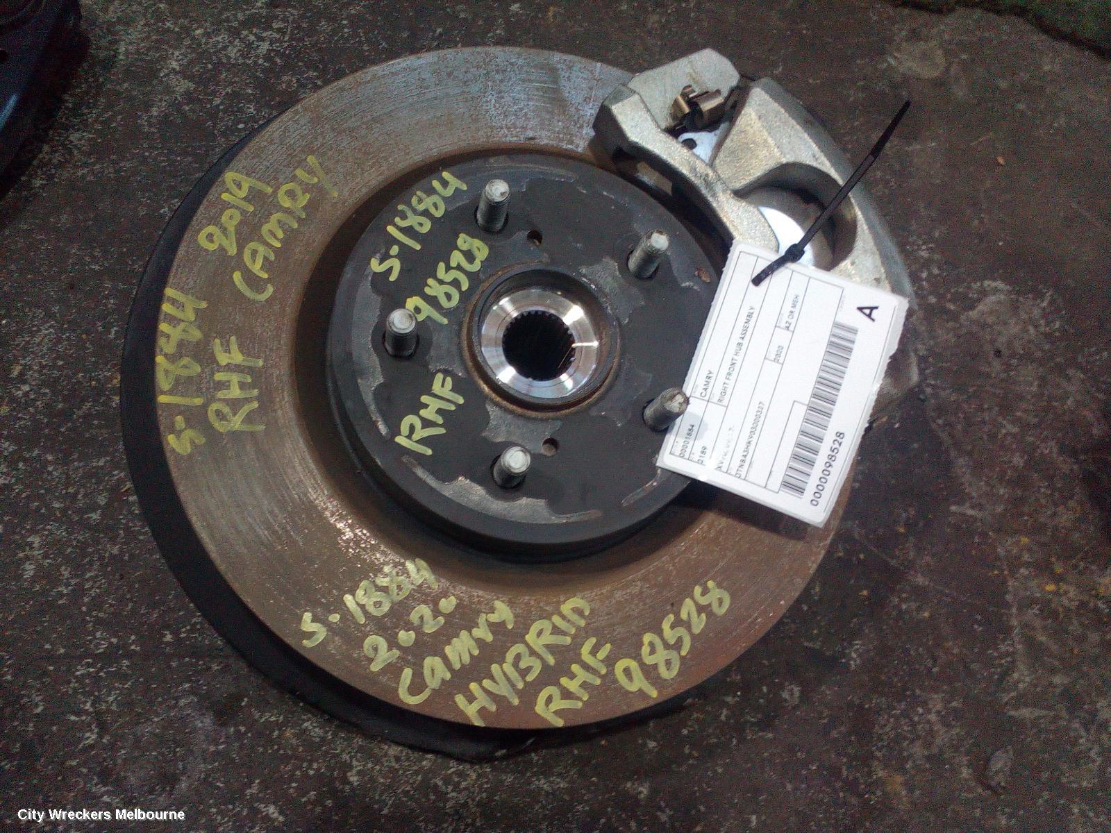 TOYOTA CAMRY RIGHT FRONT HUB ASSEMBLY, XV70, HYBRID TYPE, 09/2017 ONWARDS