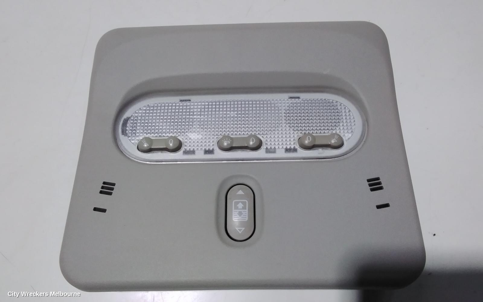 NISSAN QASHQAI COURTESY LIGHT, J11, FRONT, W/ SUNROOF CONTROLS TYPE, 12/2013 - 07/2021