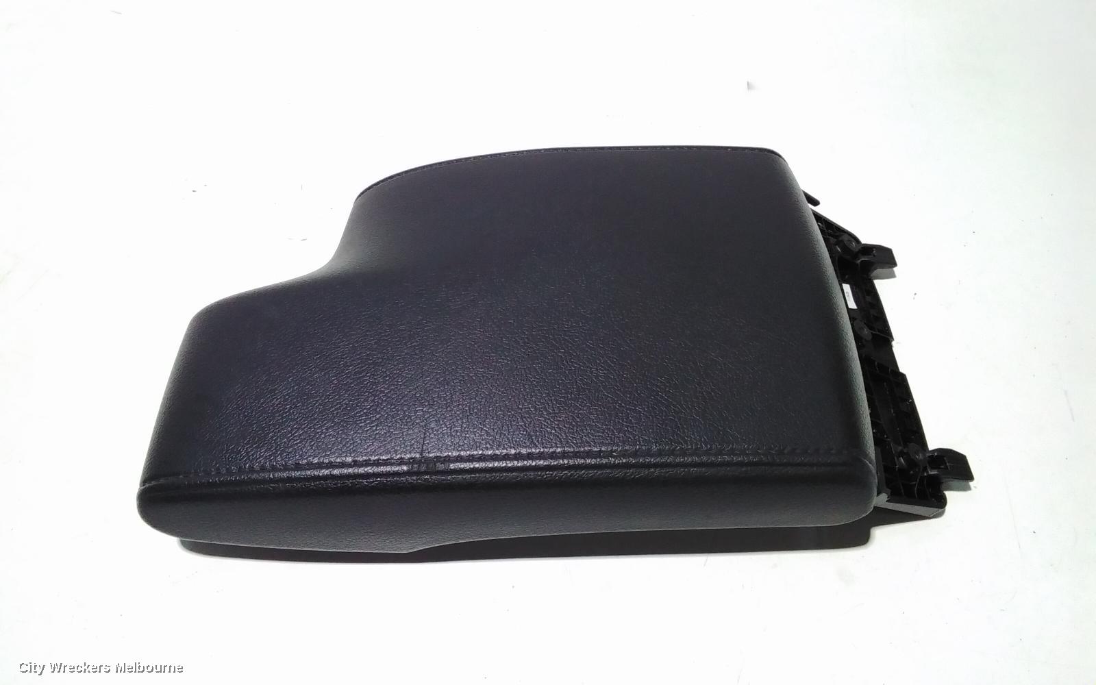 TOYOTA HILUX CONSOLE, AUTO T/M TYPE, 2WD, 09/2015 ONWARDS