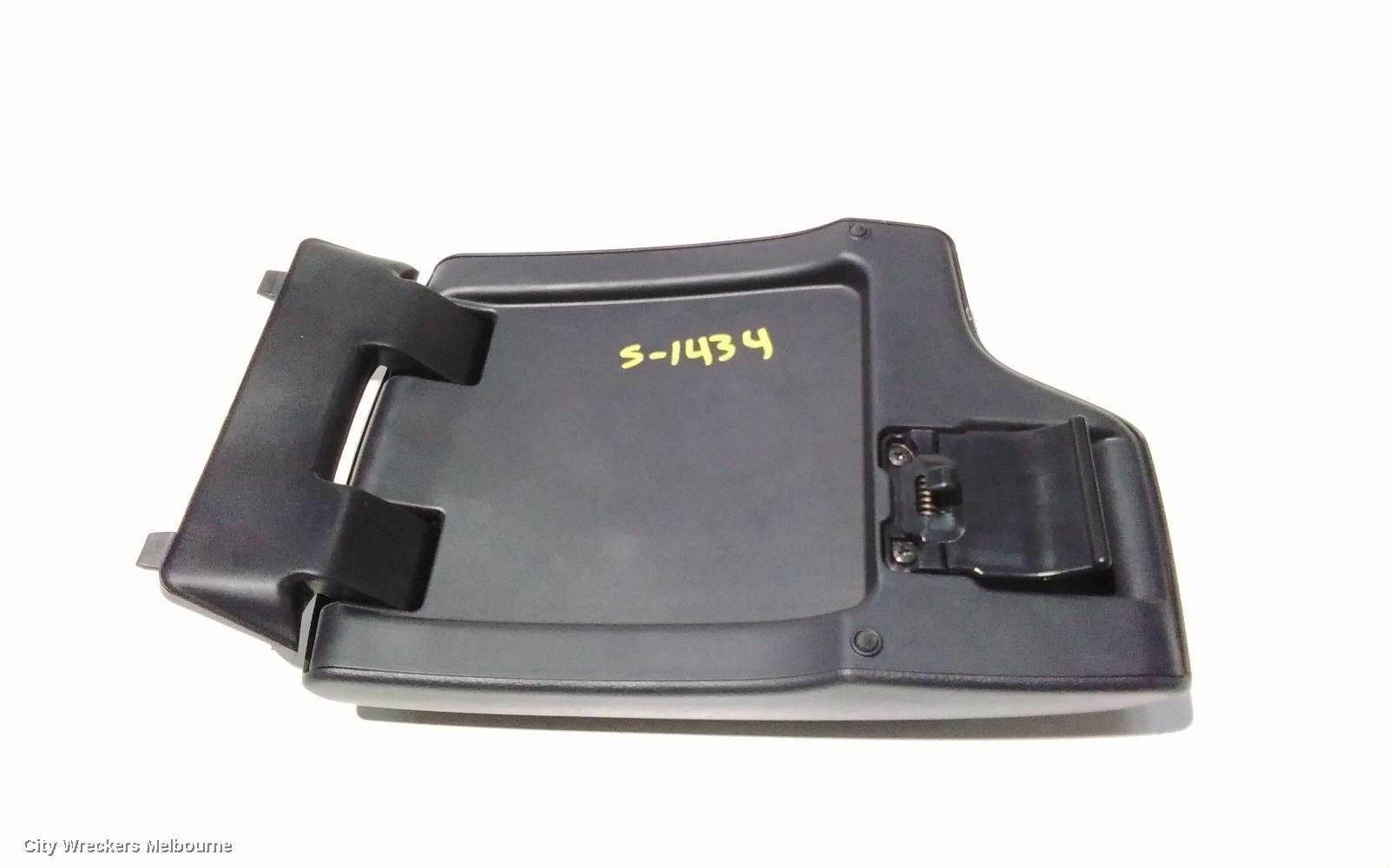TOYOTA HILUX CONSOLE, AUTO T/M TYPE, 2WD, 09/2015 ONWARDS