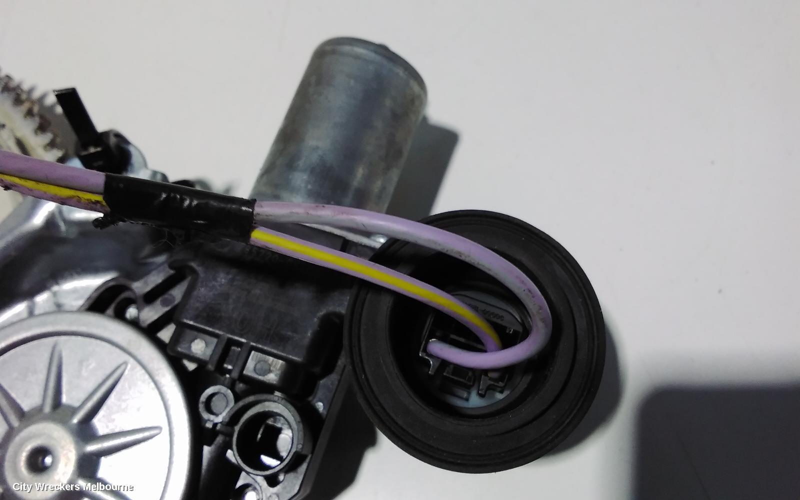 TOYOTA HILUX LEFT FRONT WINDOW REG/MOTOR, DOOR REG ASSY (REG AND MOTOR), NON SR5, 09/2015 ONWARDS