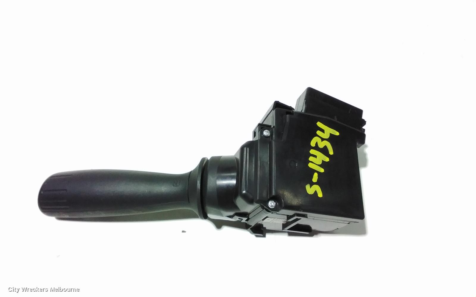 TOYOTA HILUX COMBINATION SWITCH, FLASHER SWITCH, NON FOGLAMP TYPE, 09/2015 ONWARDS
